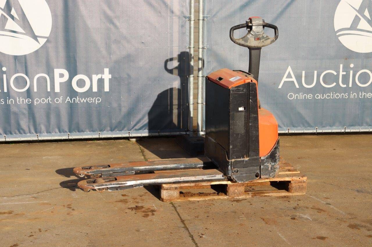 Pallet truck BT Electric