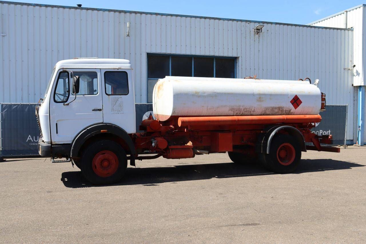 Tankwagen Mercedes-Benz 1989 (Rand)
