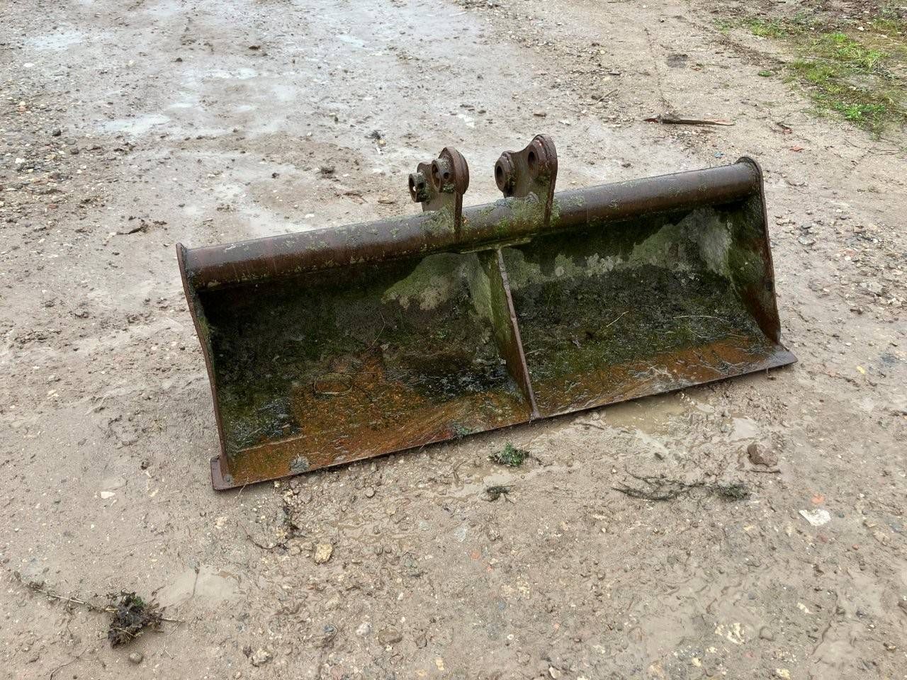 Excavator bucket 120cm for excavator
