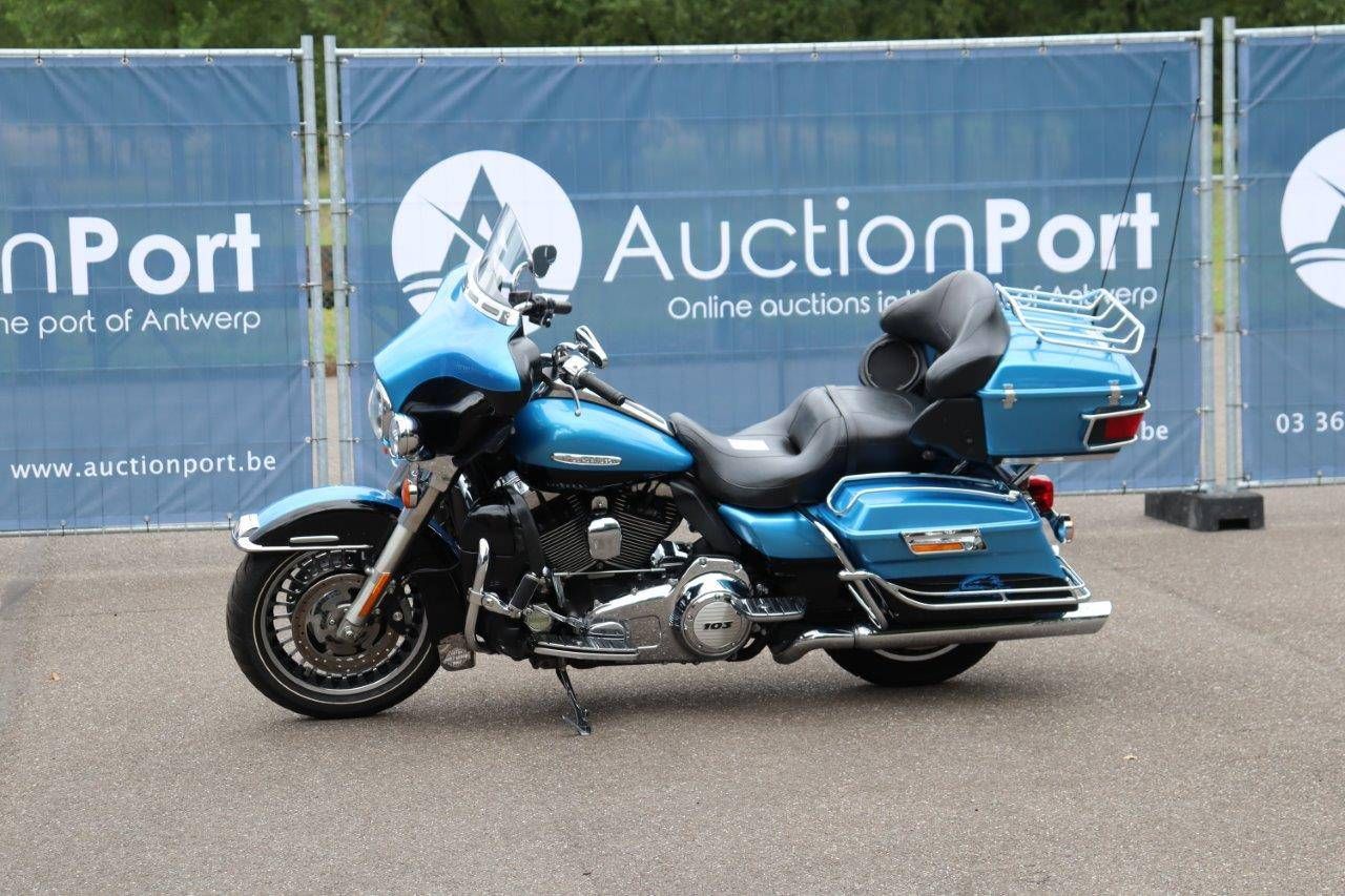 Motorcycle Harley Davidson Ultra Classic Petrol 2011
