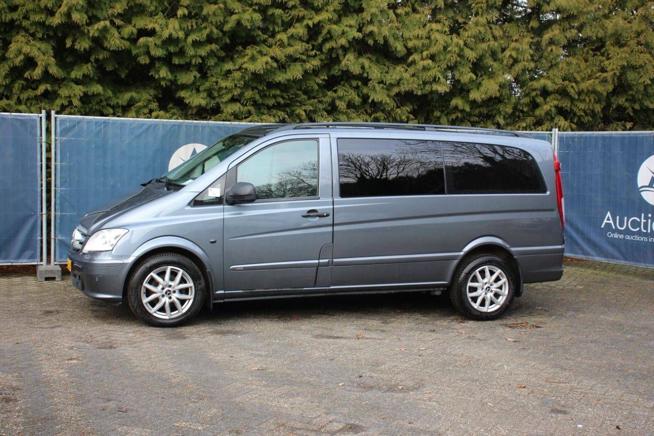 Van Mercedes-Benz Vito 122 CDI 320 Long DC Luxury Diesel 226hp 2012