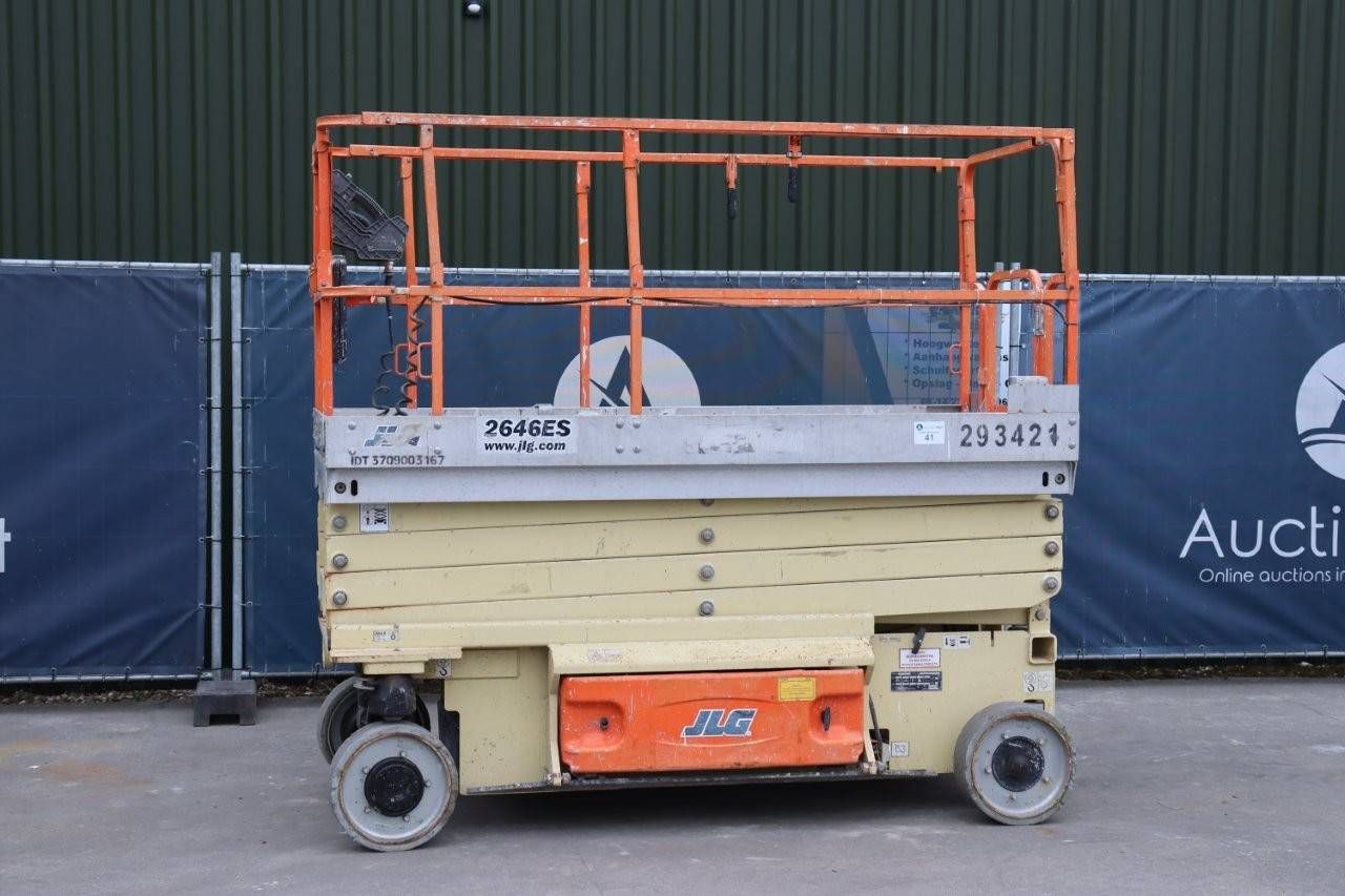 JLG 2646ES Electric Scissor Lift 9.92m 2014