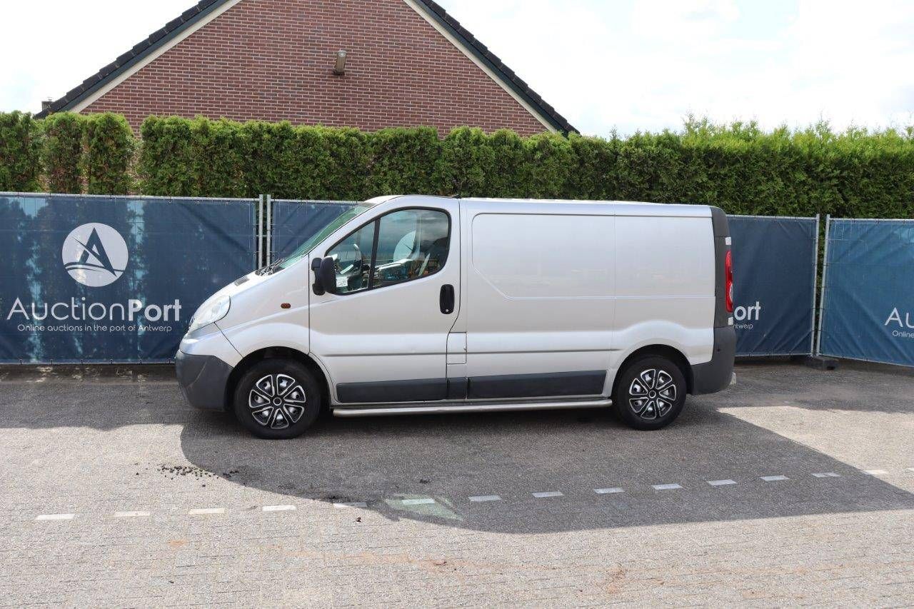 Van Opel Vivaro Diesel 114hp 2012
