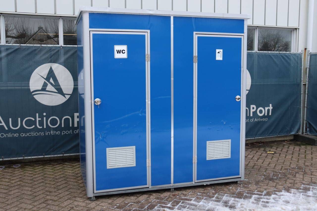 Double toilet and shower cabin New