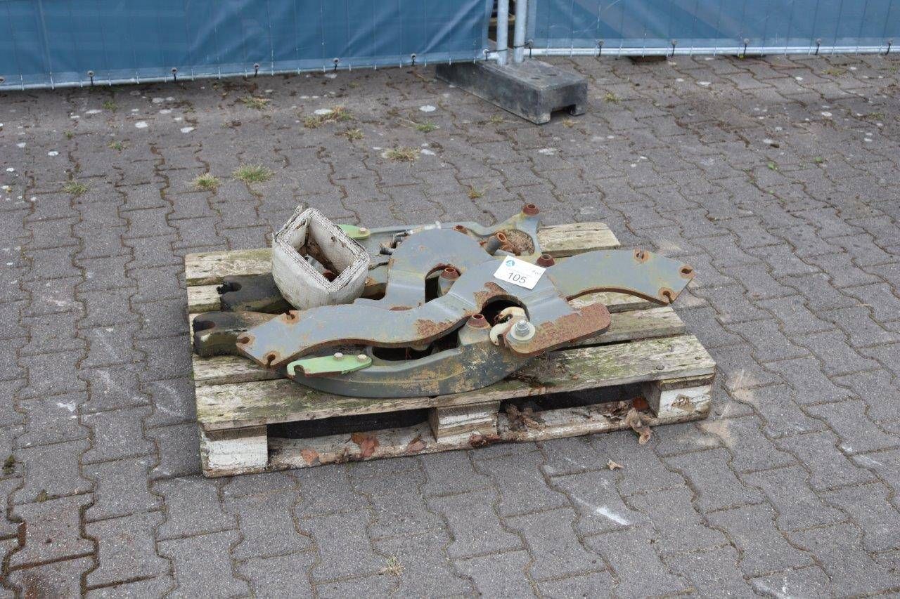 Front loader piece
