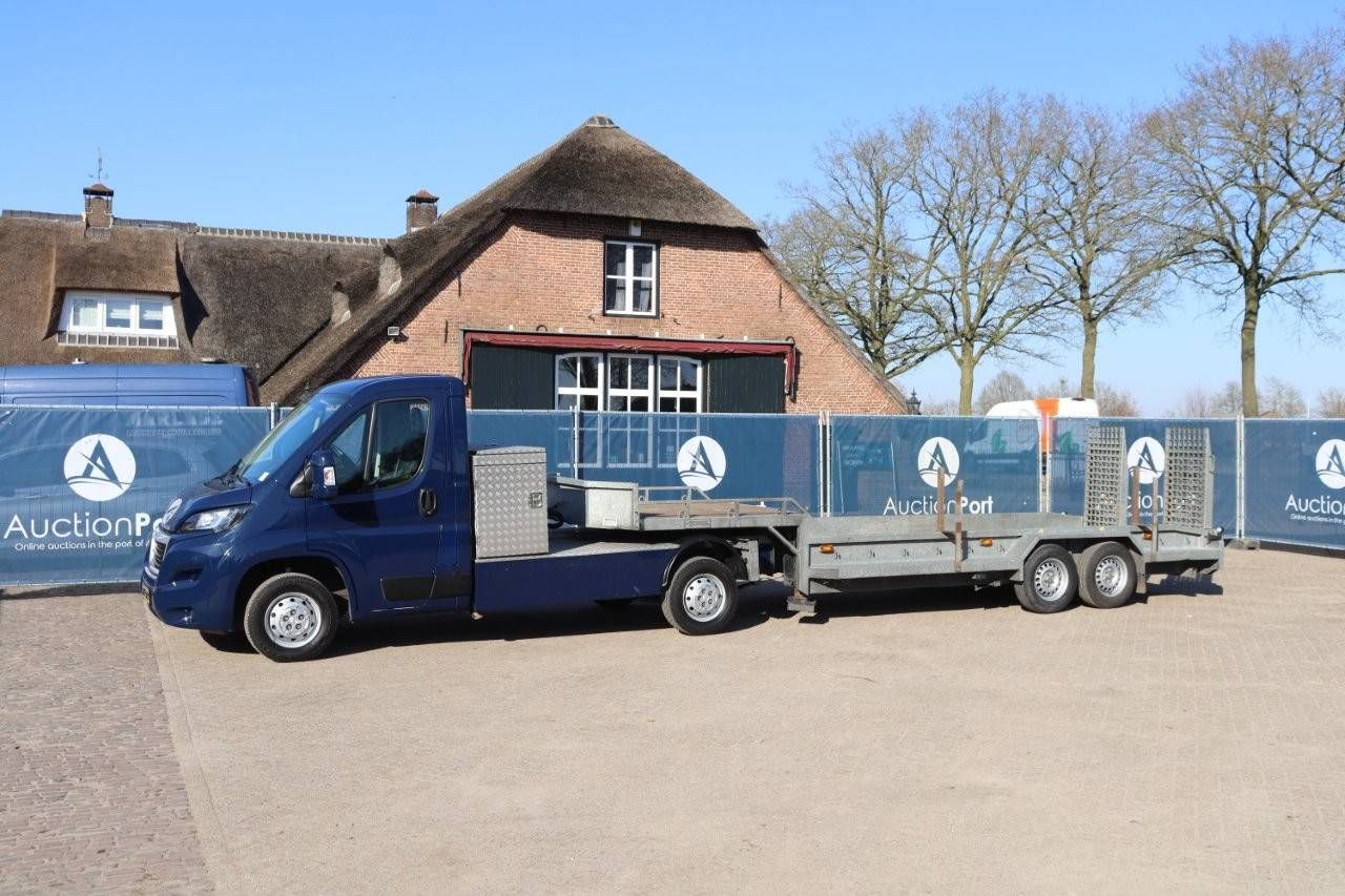 Be-combi Tractor with trailer Peugeot Boxer Diesel 2021
