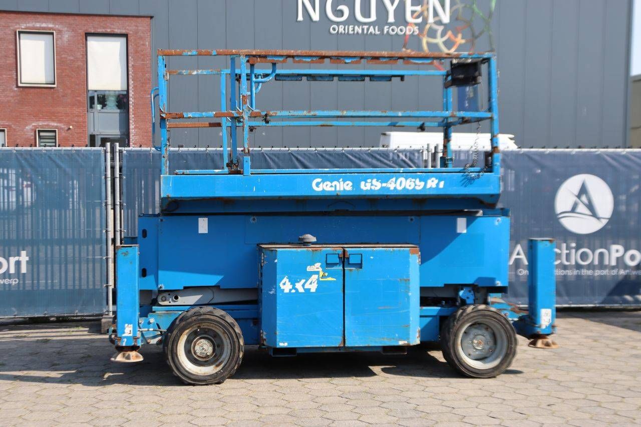 Piattaforma a forbice Genie GS-4069 RT 363 kg 14 m 2012