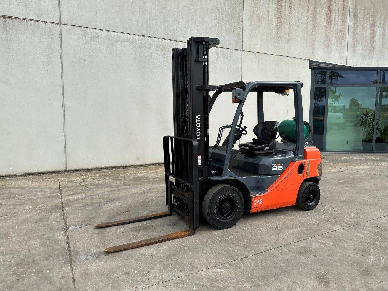 Forklift Toyota 02-8FGF25 LPG 2500kg