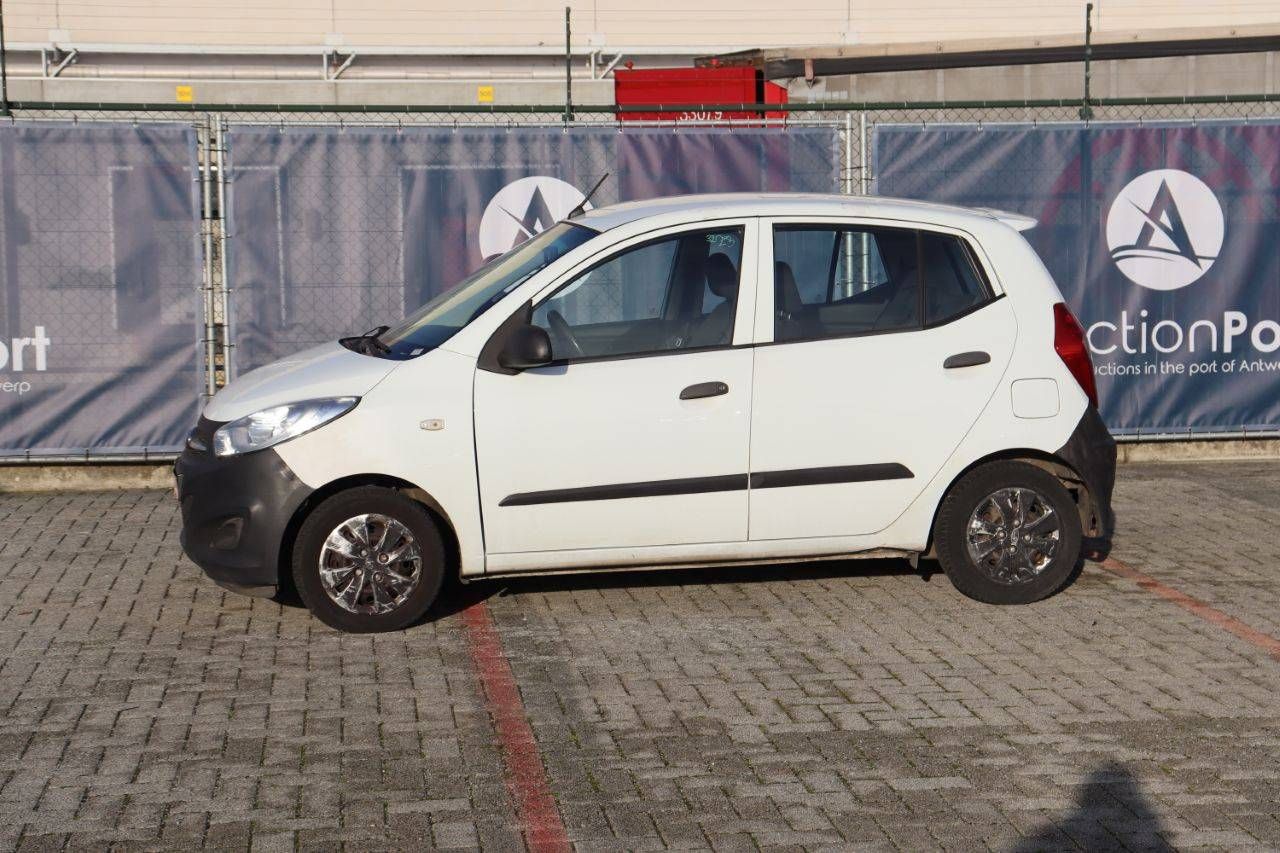 Passenger car Hyundai i10 bluedrive Petrol 69 hp 2011 (Margin)