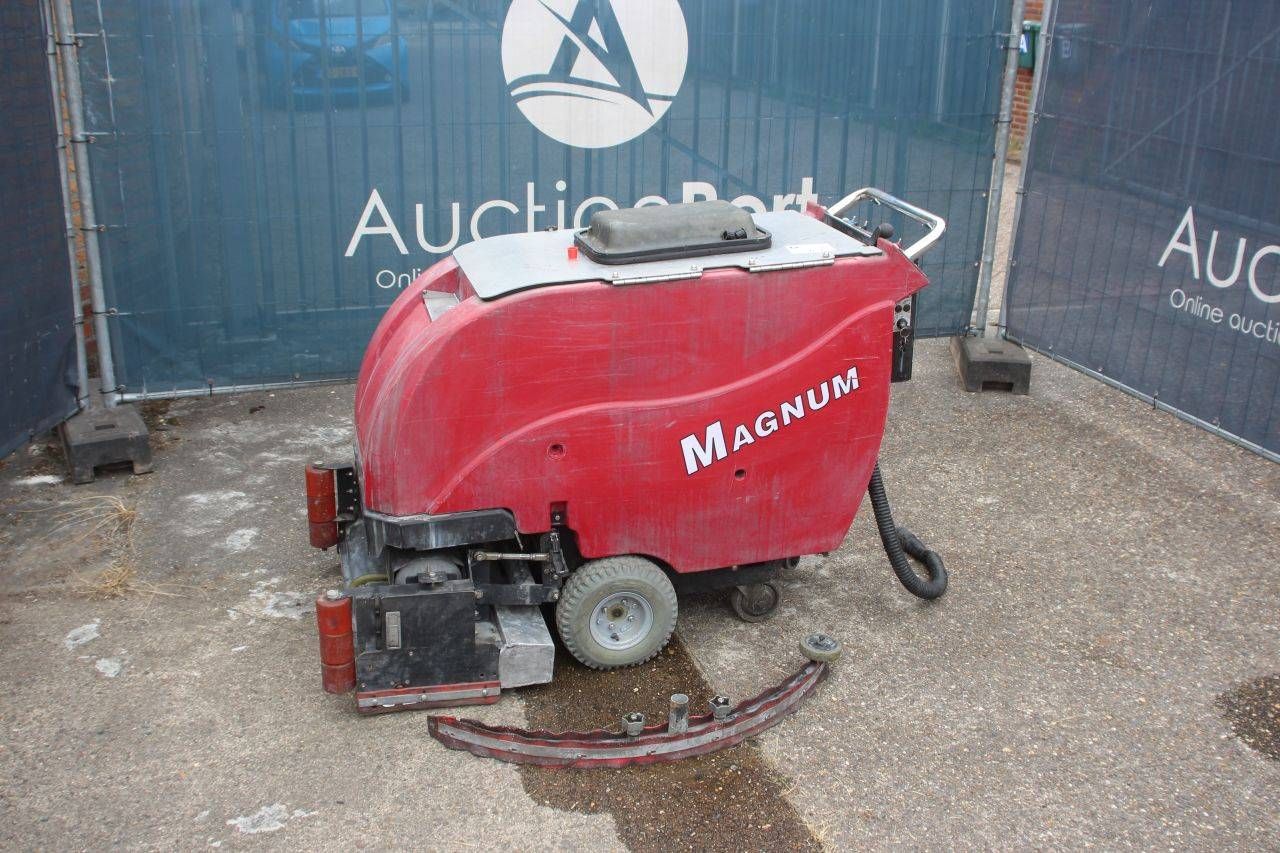 Scrubbing machine Magnum 30-C Electric