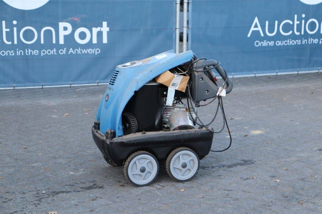 Hyundai HY200IM high-pressure cleaner 