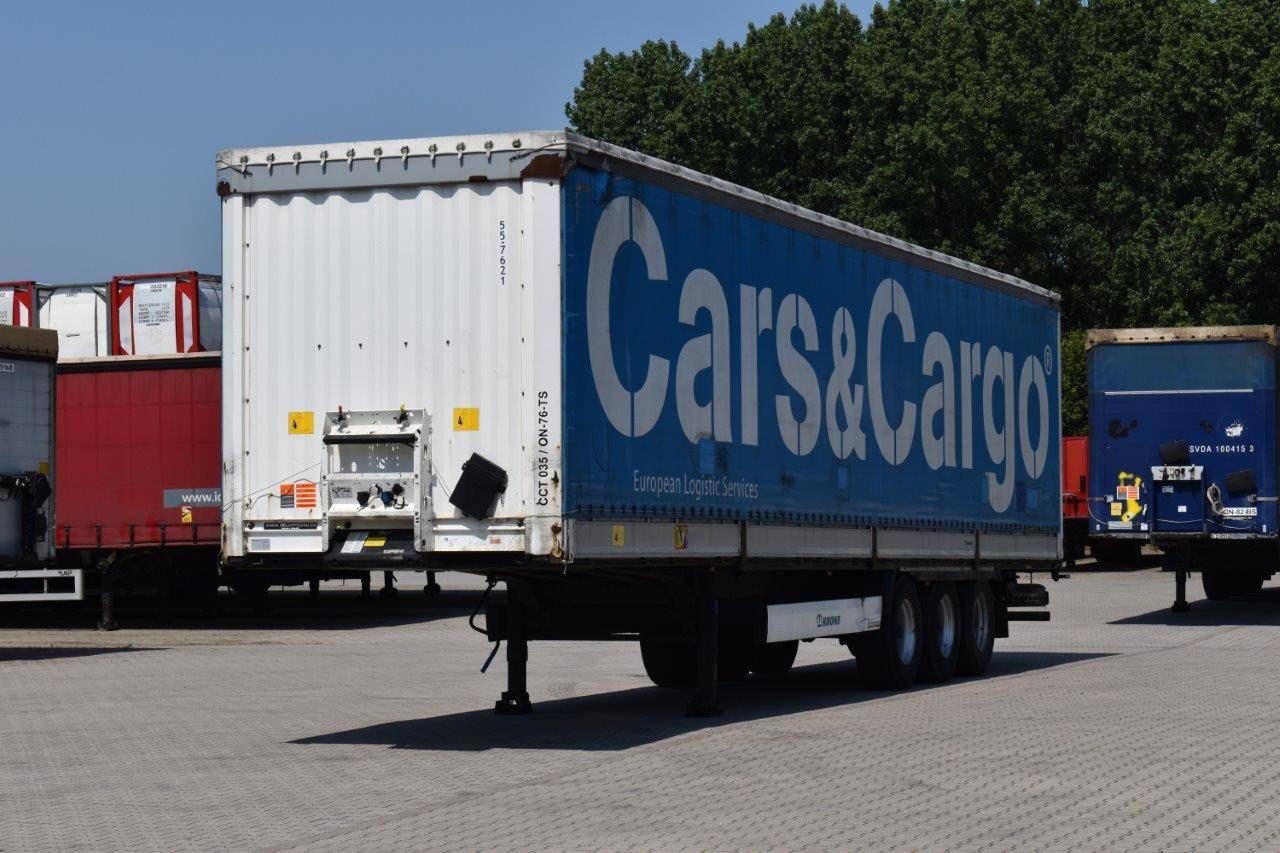 Sliding curtain semi-trailer Krone SD 2015