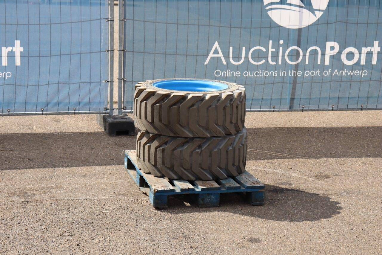 Tire set Exmile 315/55D20