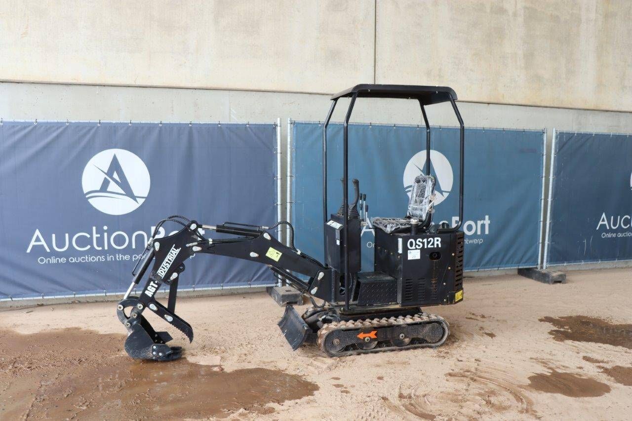 Mini digger AGT Industrial QS12R Petrol 2024