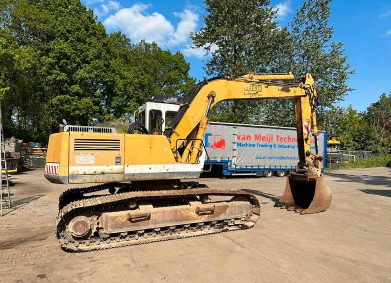 Pelle sur chenille Liebherr R902 Diesel