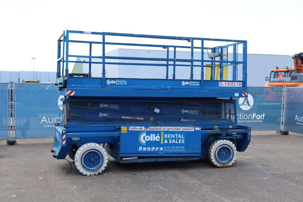 Scissor lift Holland Lift Q135EL18 Electric 750kg 15.5m 2006
