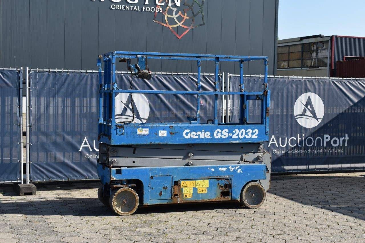 Elevador de tijera Genie GS-2032 Eléctrico 8,13m