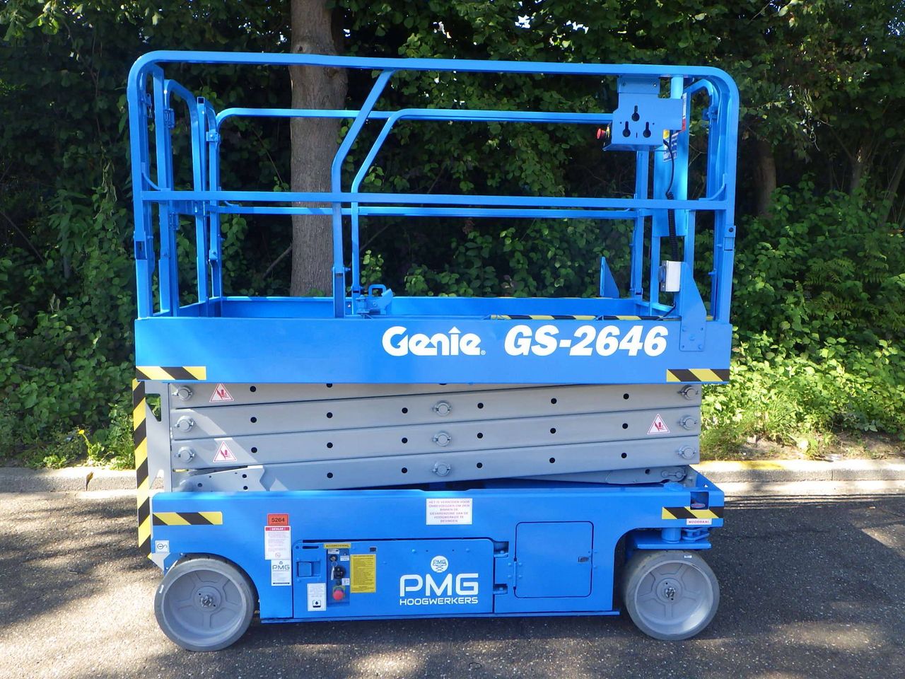 Scissor lift Genie GS-2646 Electric 9.92m 2008