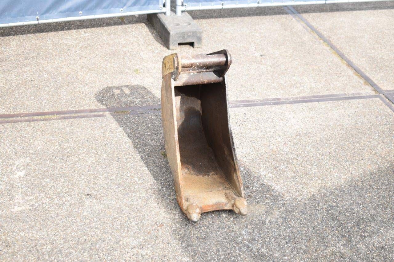 Digger bucket