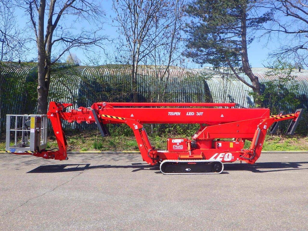 Tracked aerial work platform Teupen Leo30T Bi-energy 30m 2014