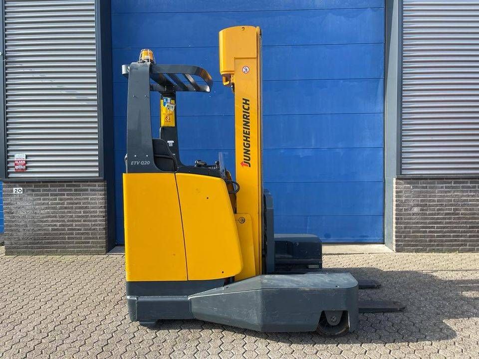 Chariot à mât rétractable Jungheinrich ETV Q20 Diesel 2000kg