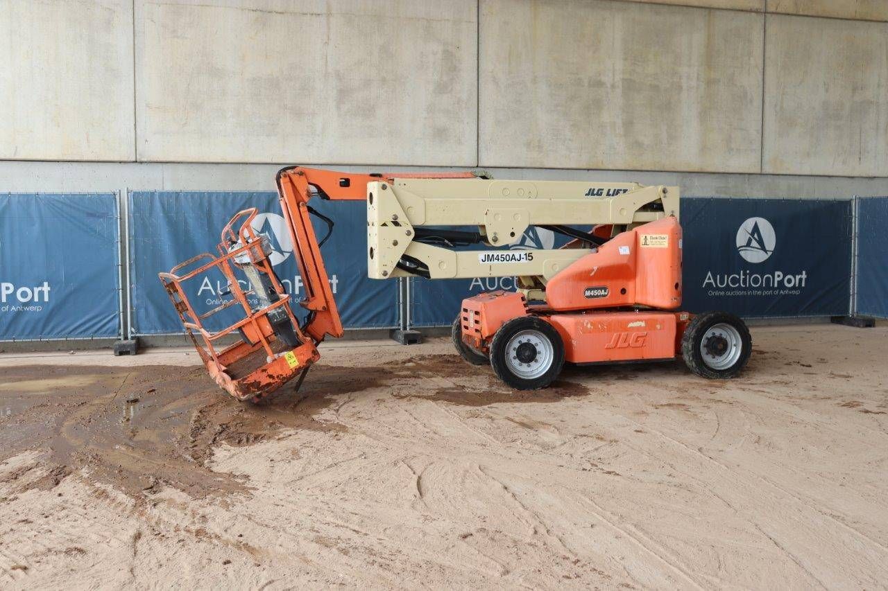 Articulating boom telescopic boom lift JLG M450AJ Electric 230kg 15.72m 