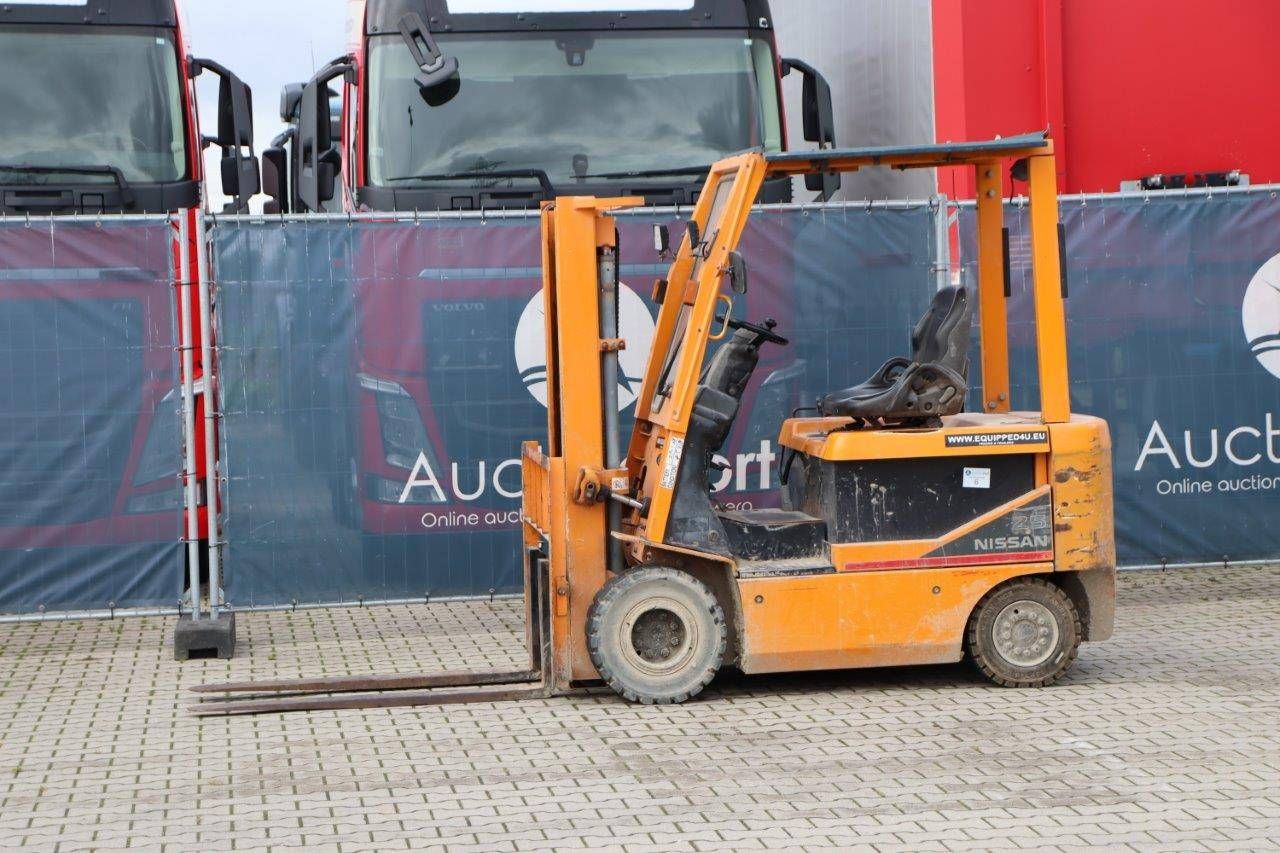 Chariot élévateur Nissan 022P1B2L25 Électrique 2500kg