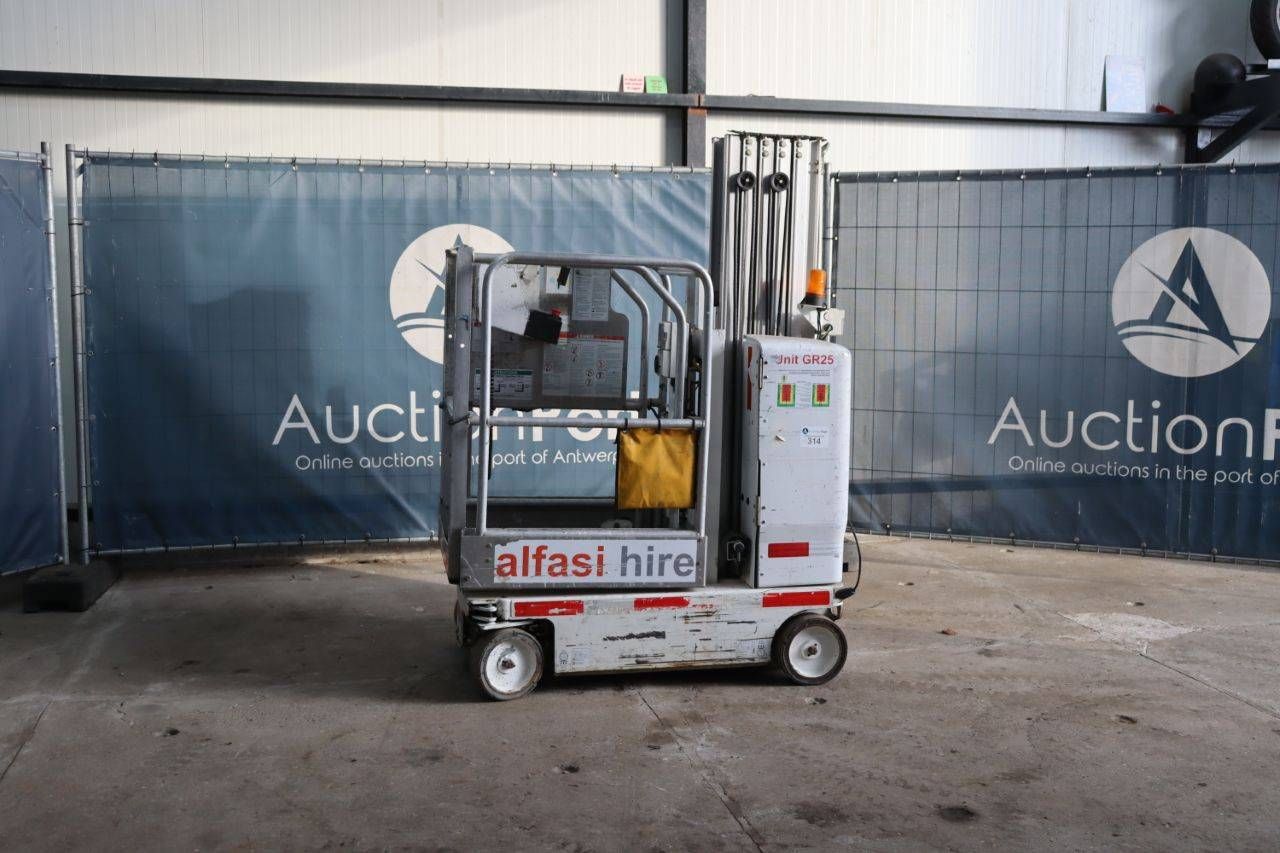 Genie GR-20 Electric Mast Lift 8m 2015