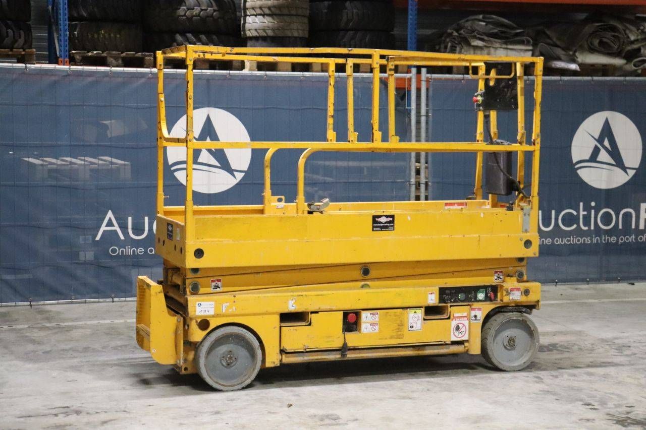 Piattaforma a forbice Haulotte COMPACT 8 elettrica 8 m 2012