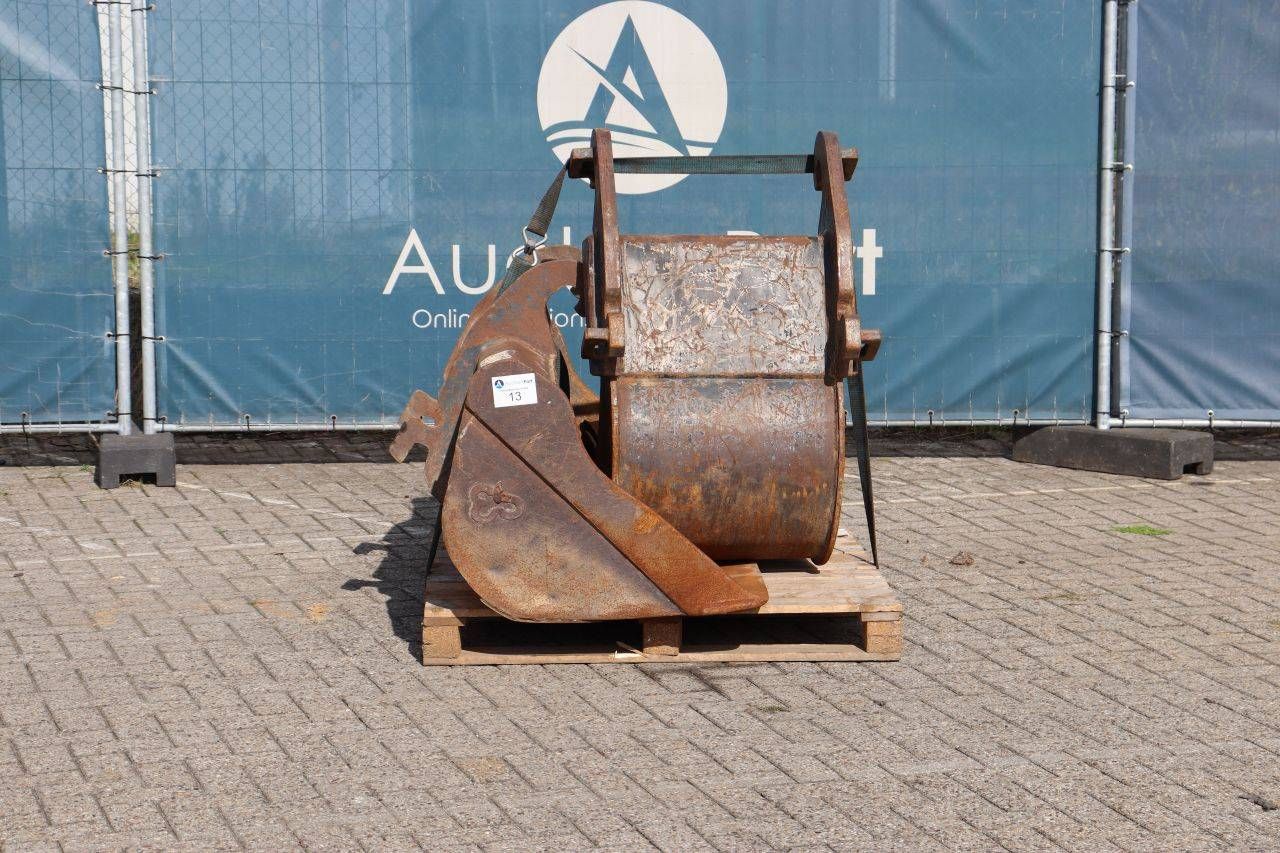 Satz mit 4 Baggerlöffeln