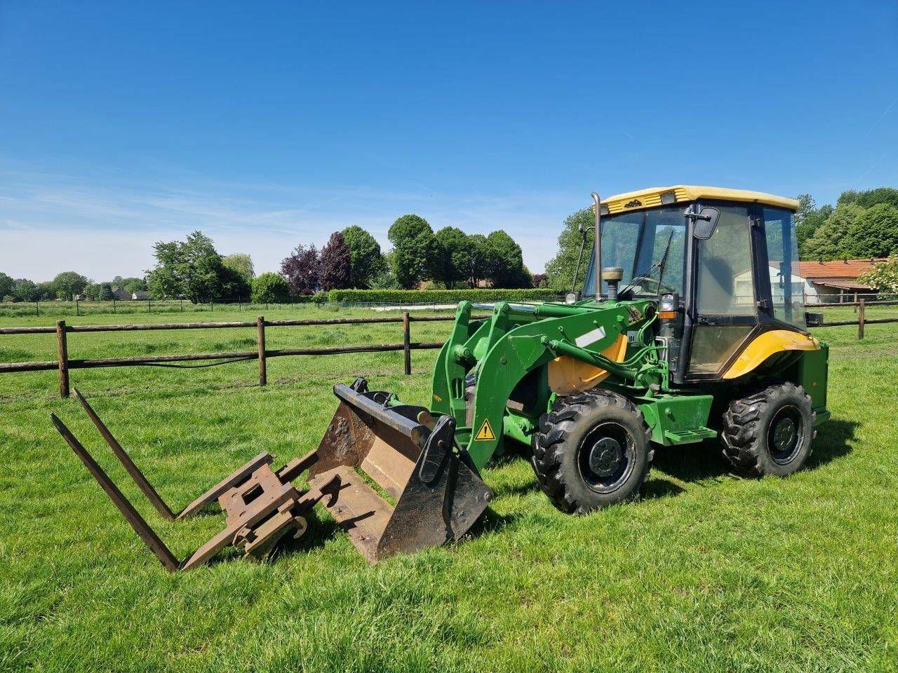 Wheel loader JCB 2CX Diesel 64hp 1999 with Compressor