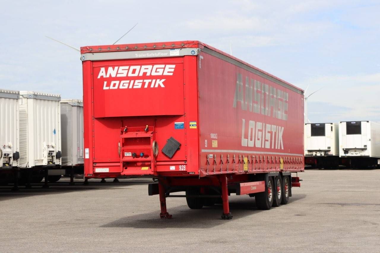 Krone SD sliding tarpaulin trailer