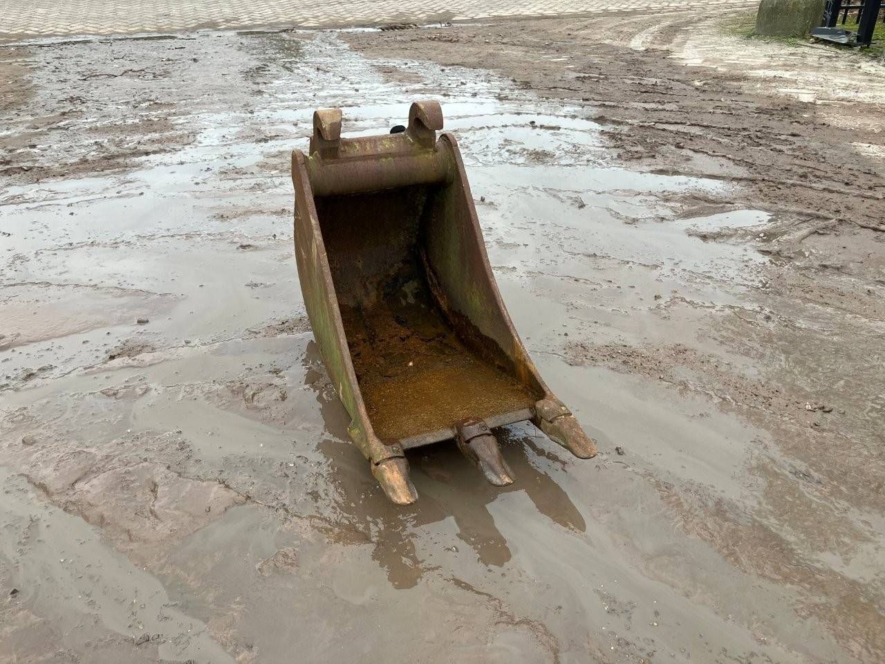 Excavator bucket