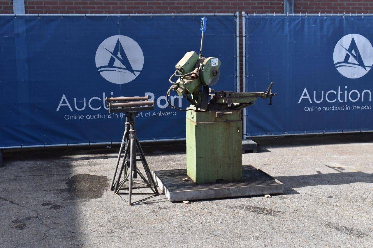 Saw bench 