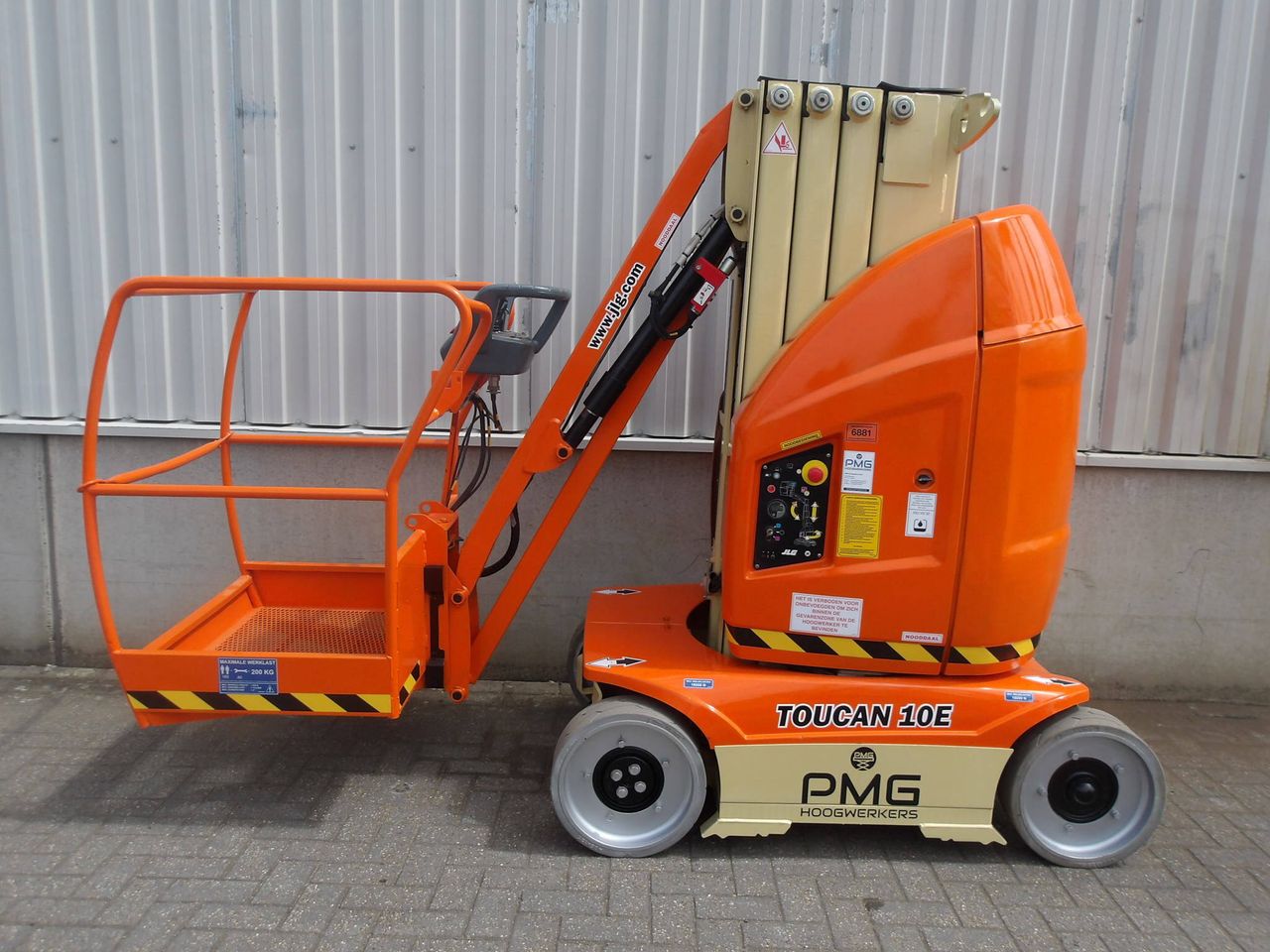 Toucan 10E Electric Mast Lift 10.10m 2014