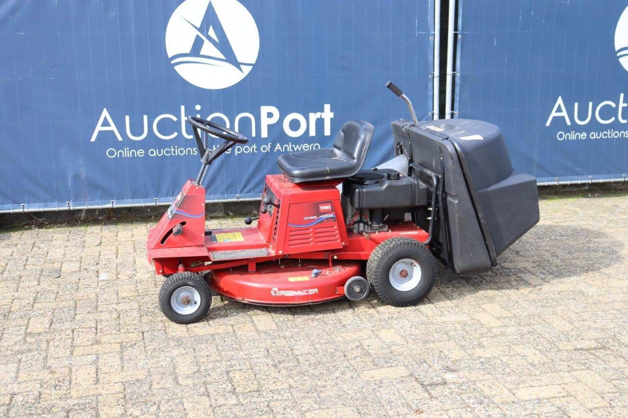 Toro 70084 Petrol 12.5hp Riding Mower 