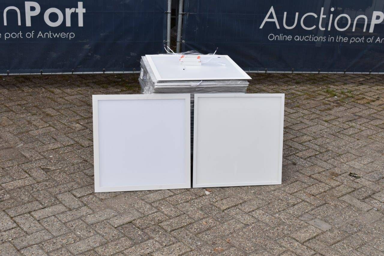 Paneles LED Architech Asti Panel 620x620mm 61 Piezas