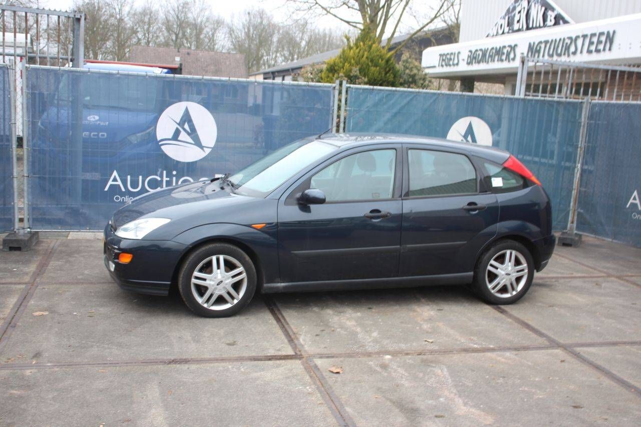 Passenger car Ford FOCUS Petrol 116 hp 2000