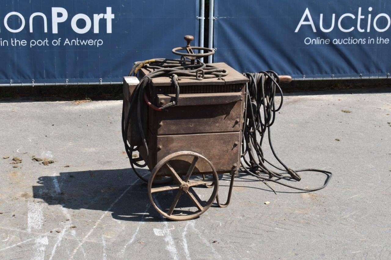 Antique Welding Machine (Margin)