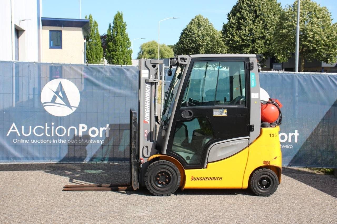 Forklift Jungheinrich TFG 320S LPG 2000kg 4.4m 2020
