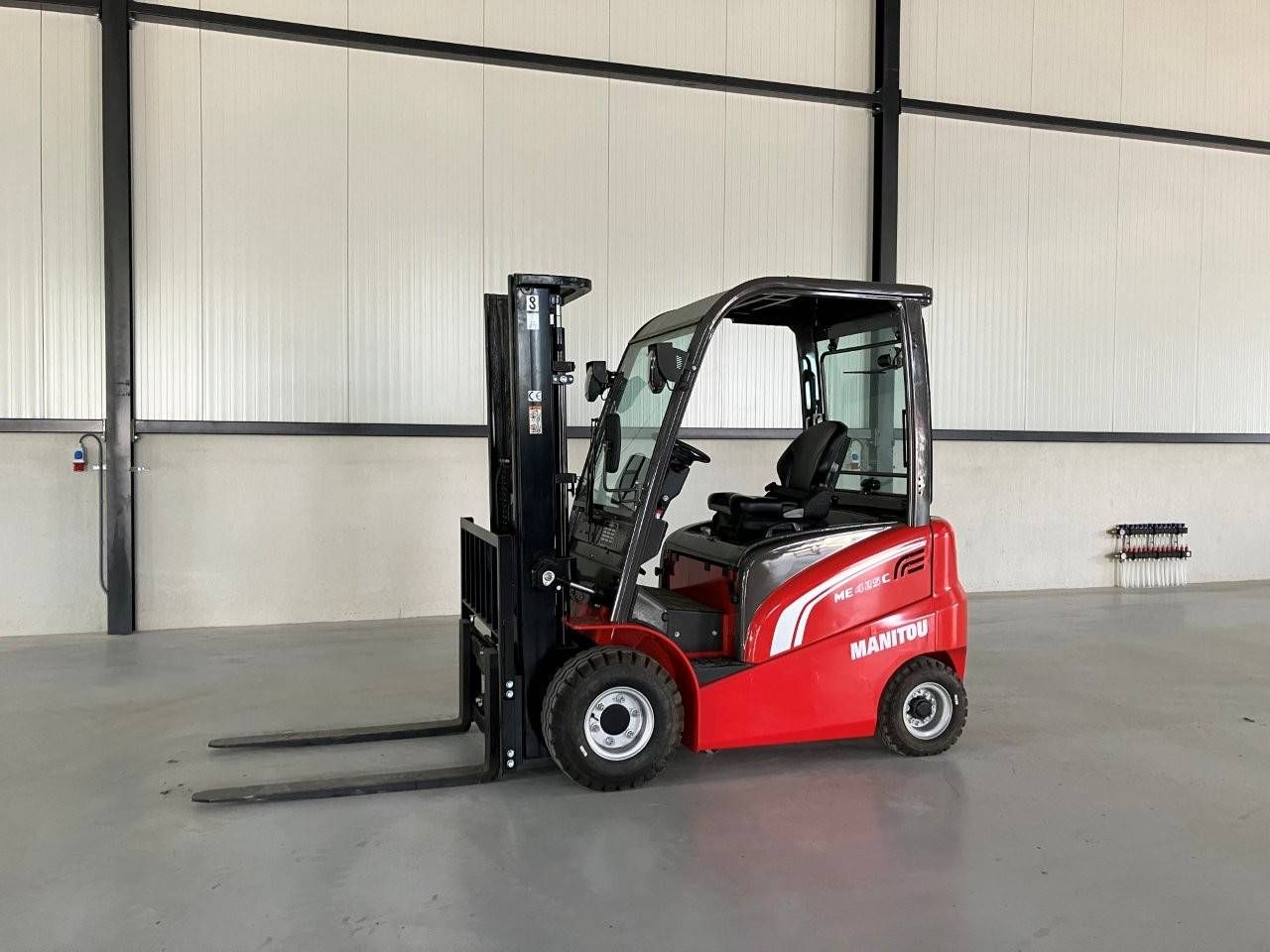 Manitou ME 425C Electric Forklift 2500kg 3.3m 2022