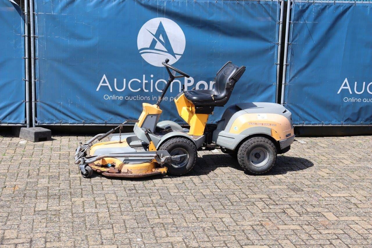Riding mower Stiga Park Pro Svan P901 Petrol