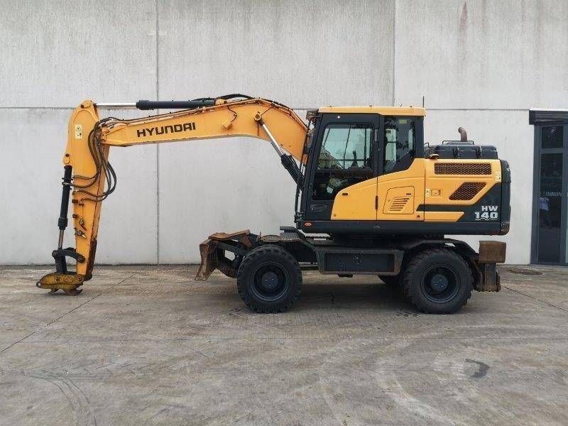 Wheeled excavator Hyundai HW140 Diesel 2017