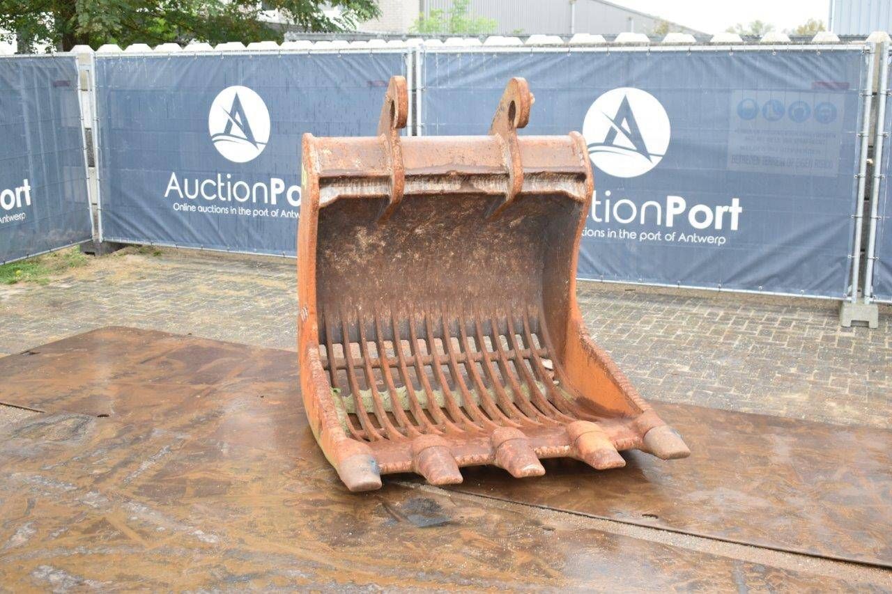 Digger bucket