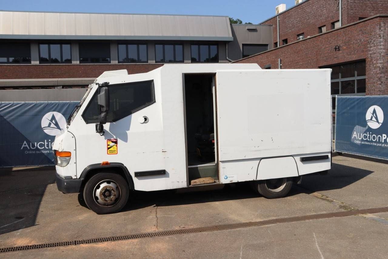 Gepantserde Bestelwagen Mercedes-Benz Vario 816 Diesel 2013