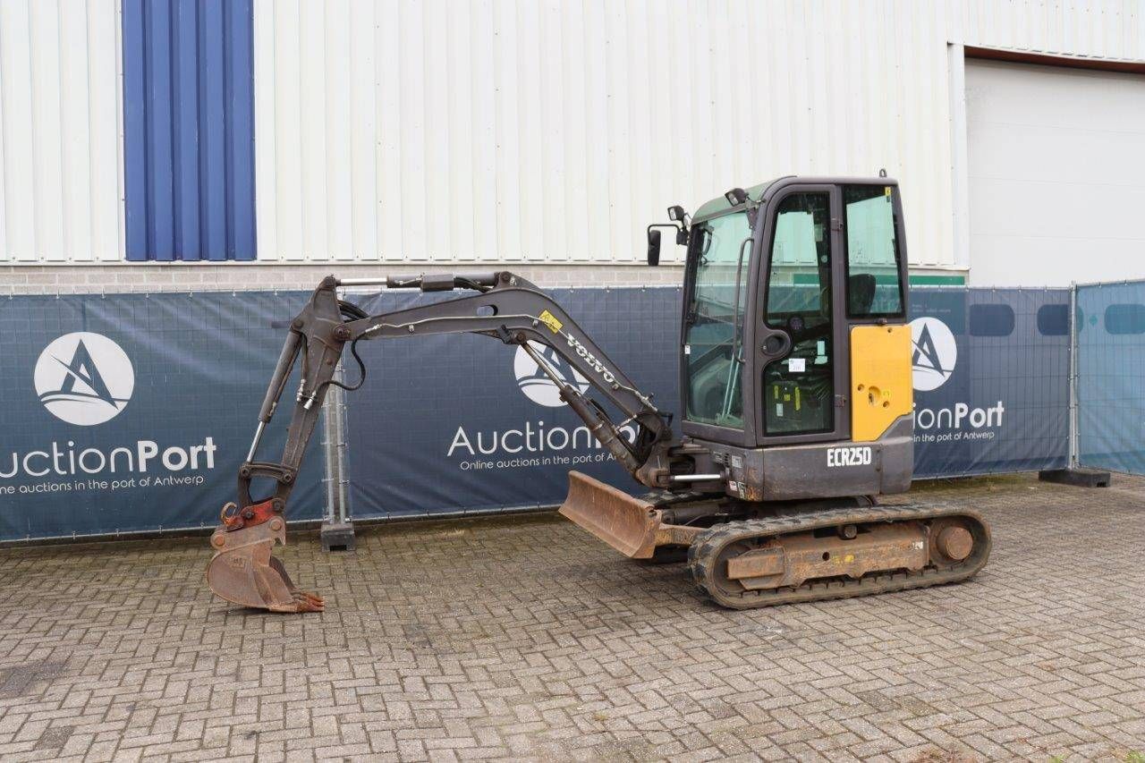 Mini digger Volvo ECR25D Diesel 2014