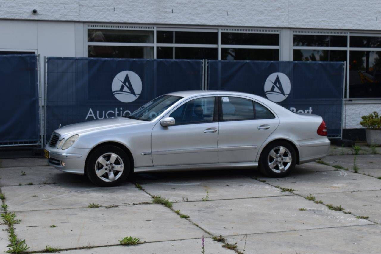 Mercedes-Benz E 200 CDI Avantgarde Diesel 2003 (Margen)