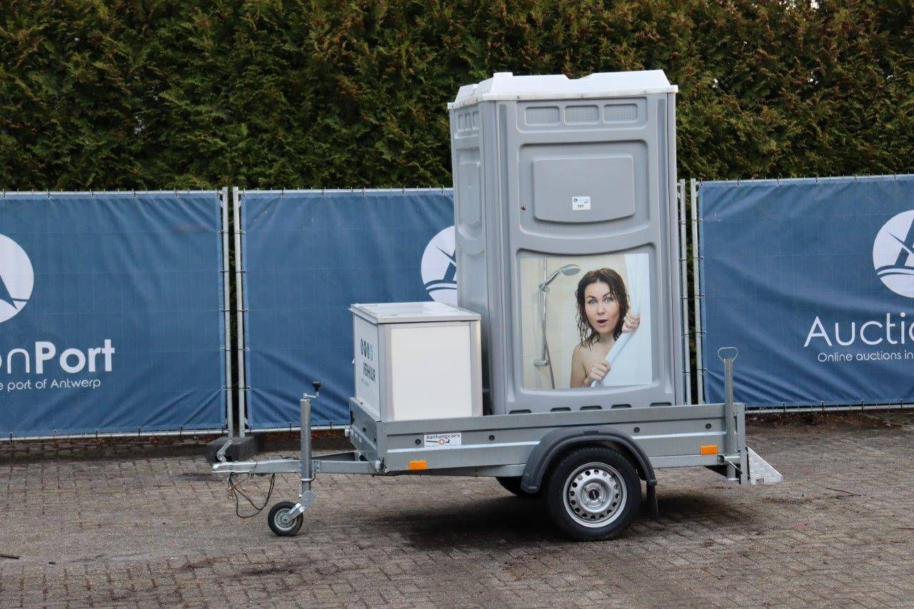 Mobiele Douchecabine op Aanhangwagen met boiler
