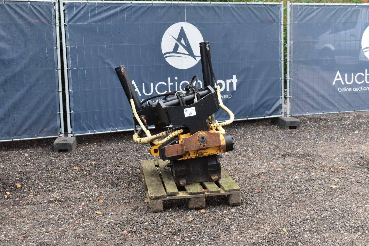 Tilt and turn unit Engcon EC30259