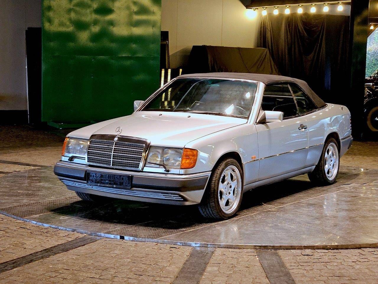 Mercedes-Benz 300 CE -24 Cabriolet Petrol 1992 (Margin)